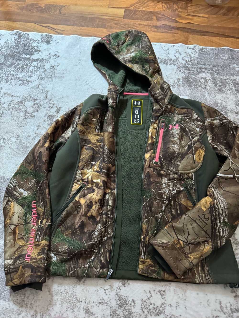 Under Armour womens Camo Hooded Jacket - Green/Brown with Pink Accents XL